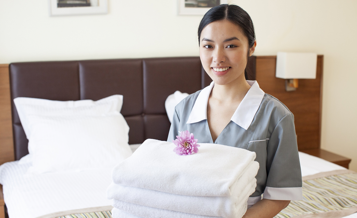 ホテルスタッフ